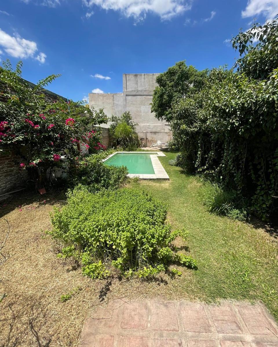 CASA EN VENTA - ALTO ALBERDI