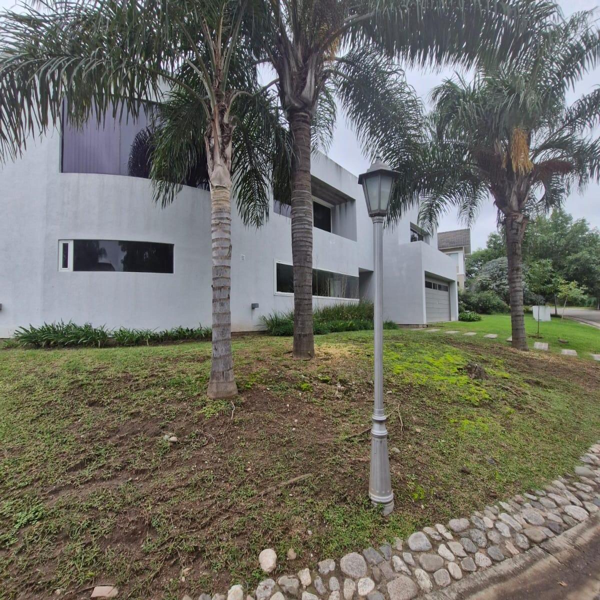Barrancas 3 Dor, Suite, Dep de Servicio 2 Plantas Categoria, Amplia Luminosa Central, Cochera Para 3