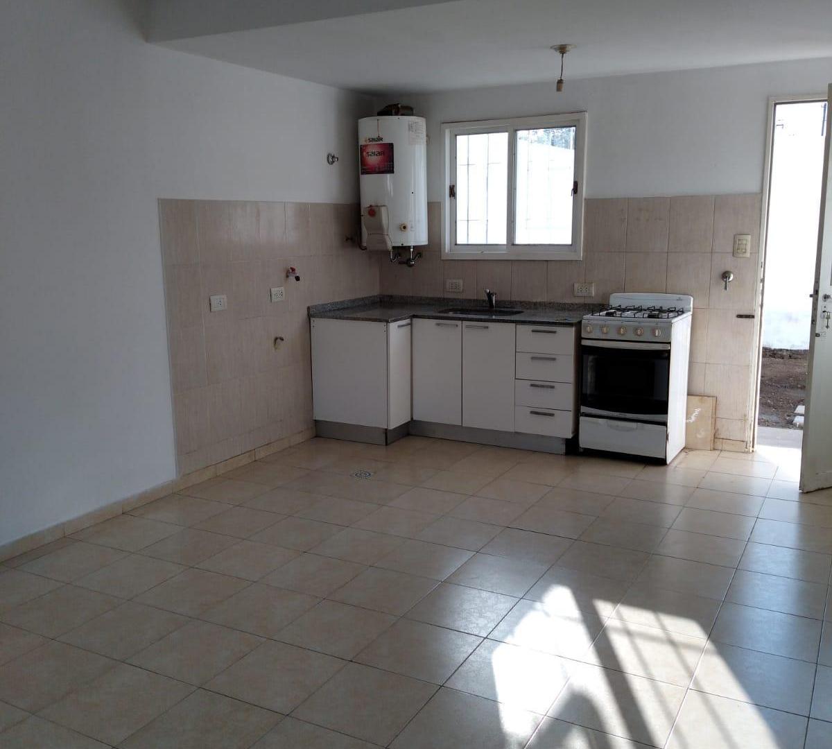 Foto de ALQUILER DUPLEX B ITUZAINGO 2 DORMITORIOS MUY LUMINOSO, imagen 2