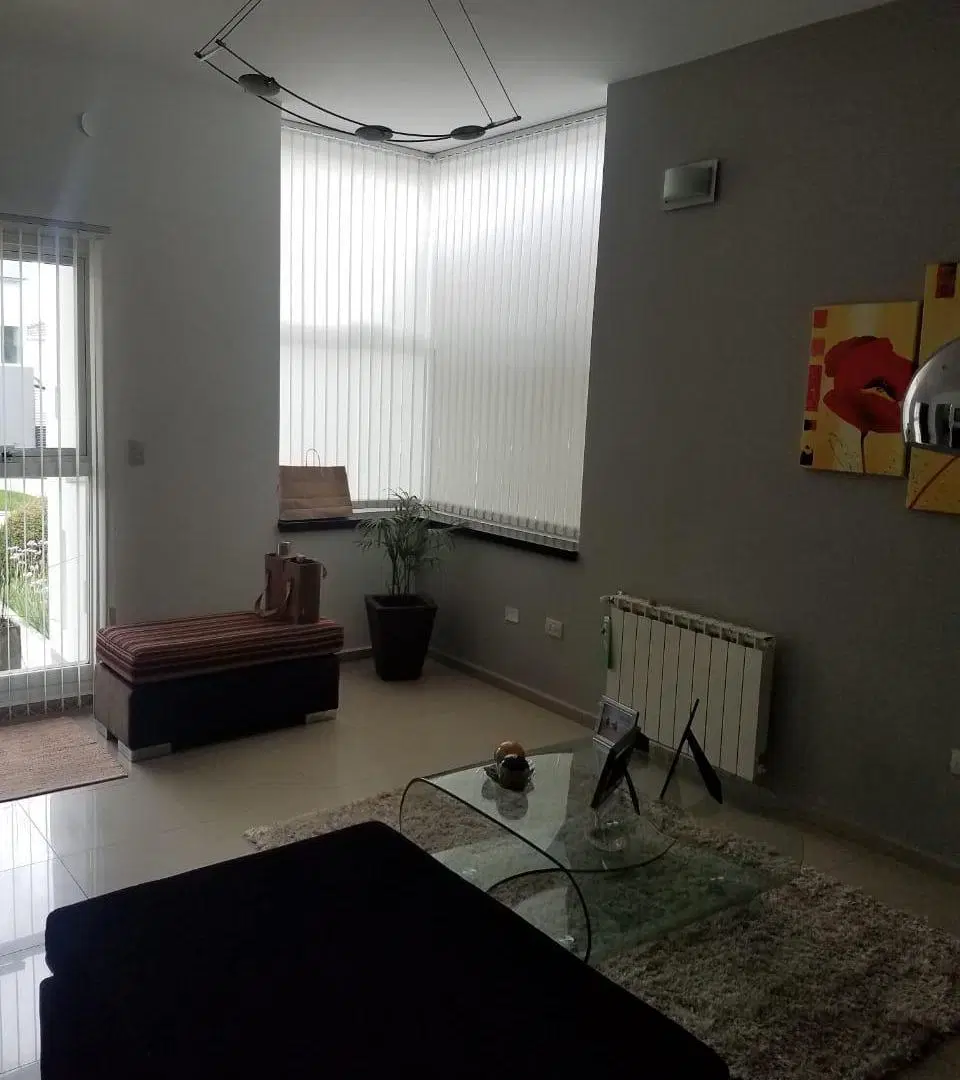 EXCELENTE CASA 3 DORM EN VALLE ESCONDIDO BARRIO EL BALCÓN CON PISCINA 2