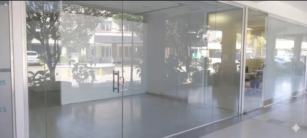 LOCALES EN ALQUILER DE 2-3 Y 4  AMBIENTES COMPLEJO BARRANQUITAS PLAZA URCA CON SEGURIDAD PERMANENTE 2