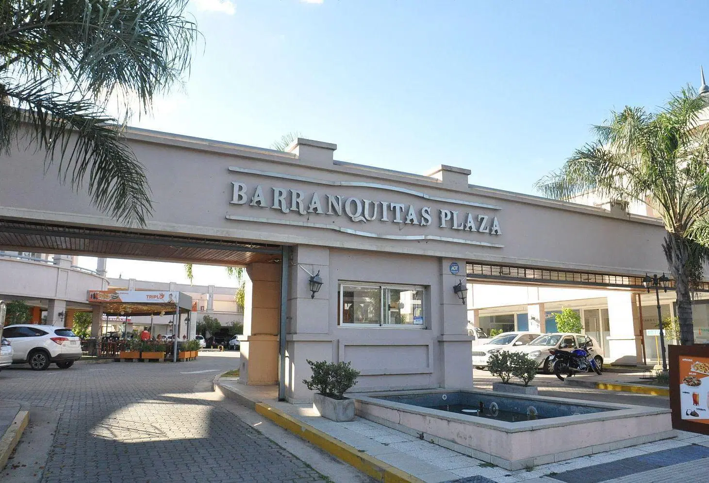 LOCALES EN ALQUILER DE 2-3 Y 4  AMBIENTES COMPLEJO BARRANQUITAS PLAZA URCA CON SEGURIDAD PERMANENTE 4