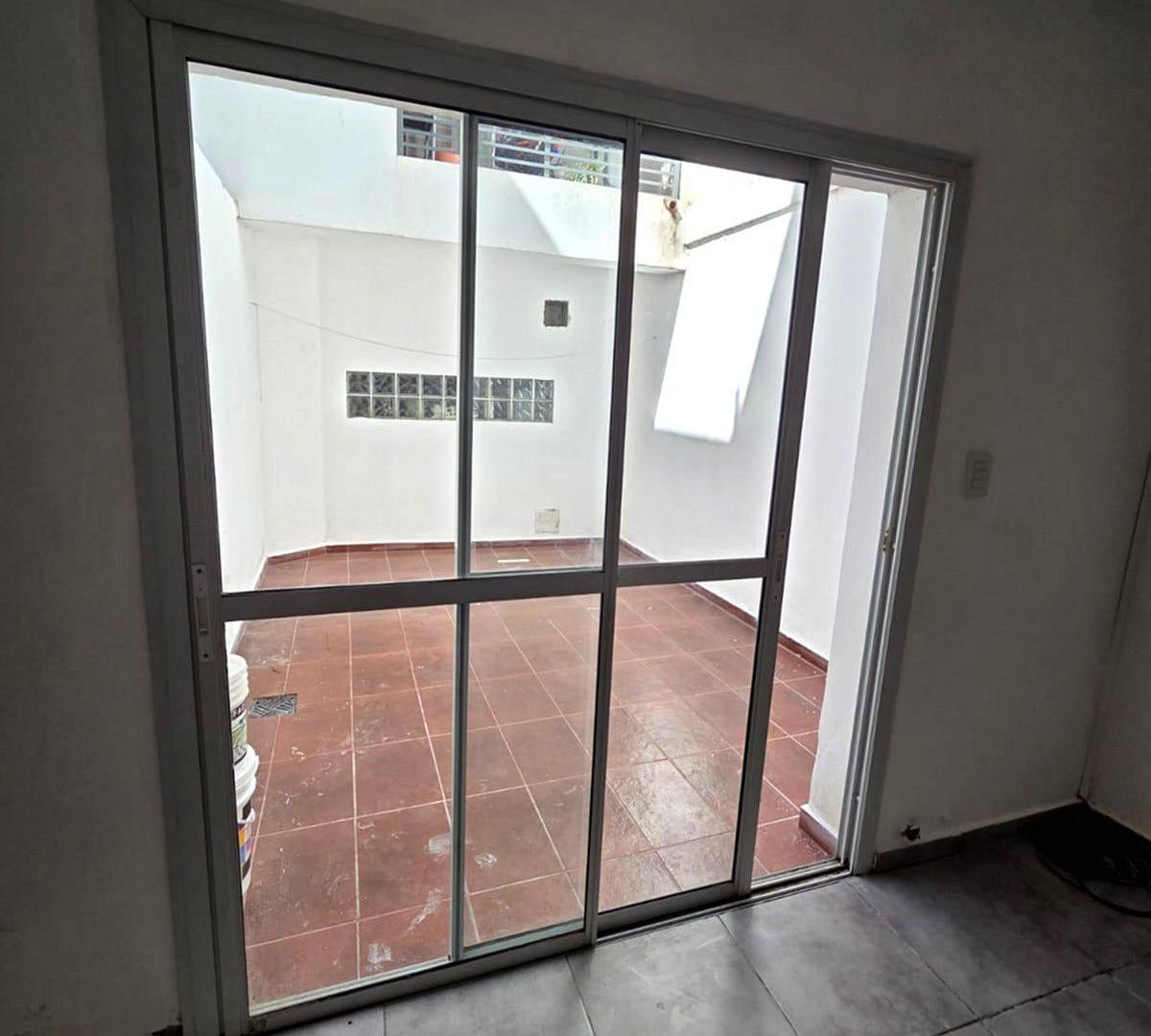 VENTA DEPARTAMENTO 2 DOR ALTO ALBERDI MUY LUMINOSO CON PATIO