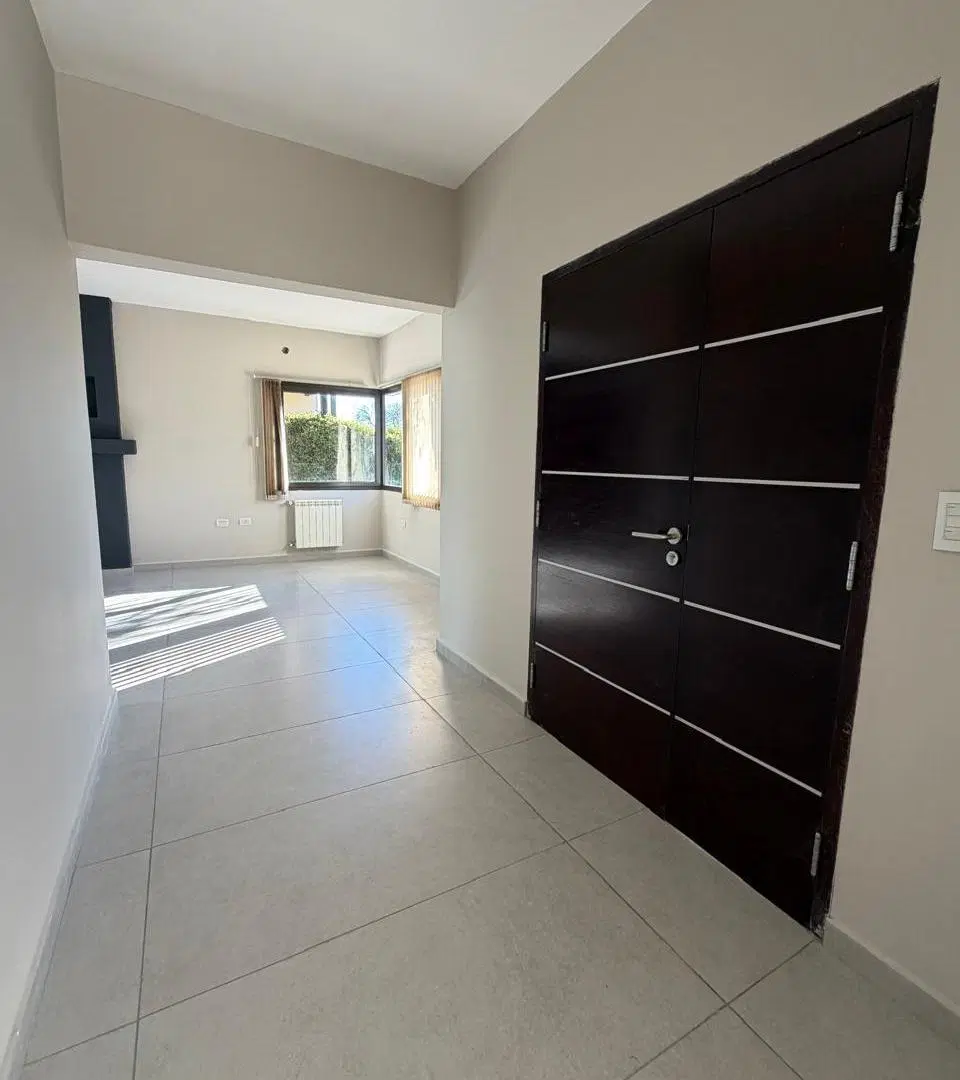 CASA EN ALQUILER VALLE ESCONDIDO LAS TERRAZAS 4 D PPAL EN SUITE QUINCHO PILETA 4
