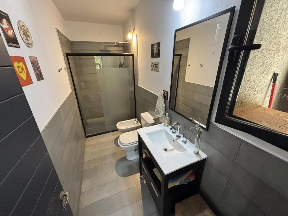VENTA LA ARBOLEDA 3 DORM  3 NIVELES CON PILETA GARAGE PARA 6 AUTOS 5
