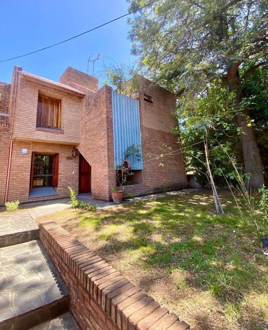 VENTA DUPLEX 3 DORM BARRIO ESCOBAR EXCELENTE UBICACIÓN 2