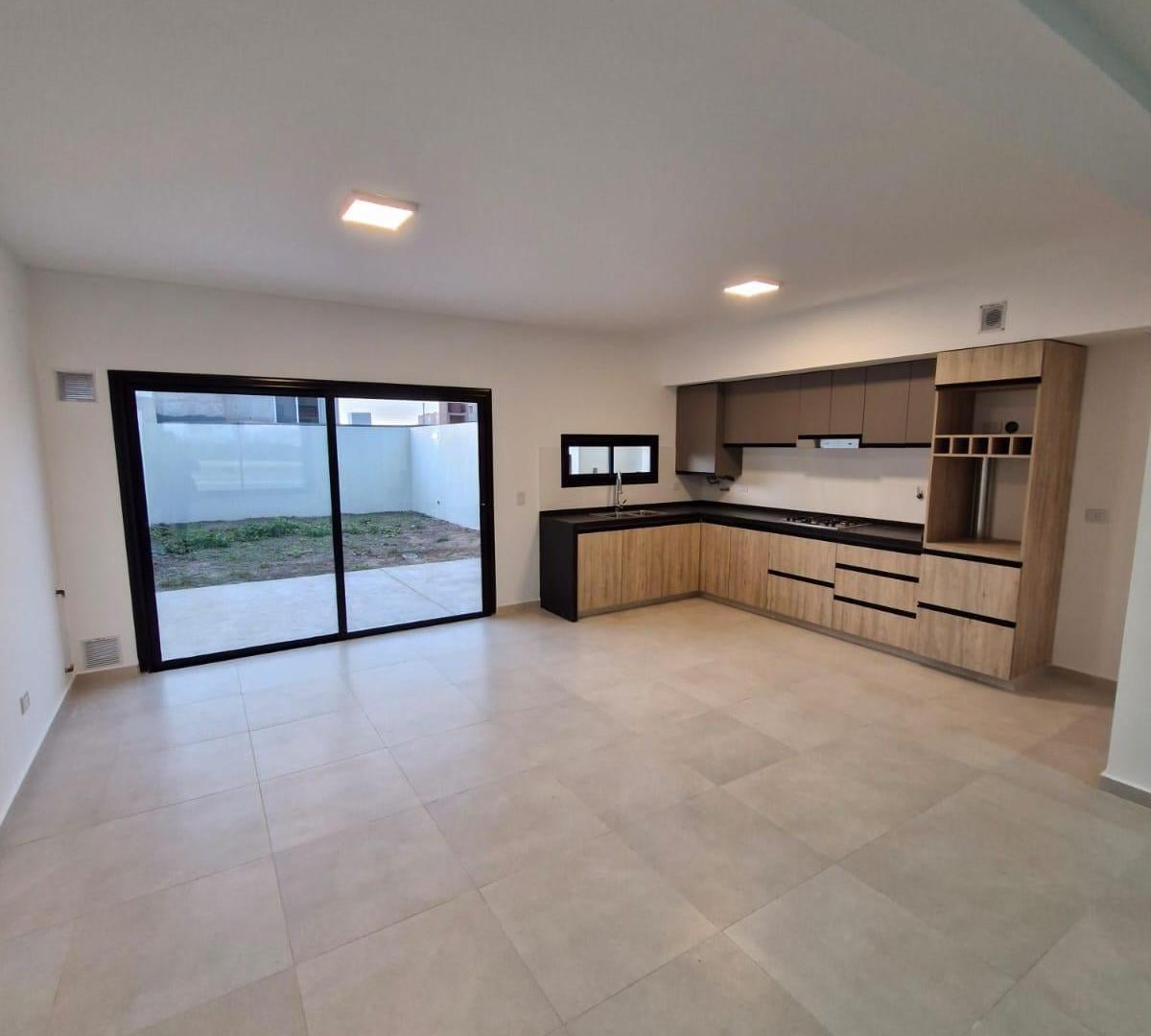 Foto de DUPLEX EN ALQUILER DOCTA 3 DORMITORIOS CON COCHERA, imagen 3