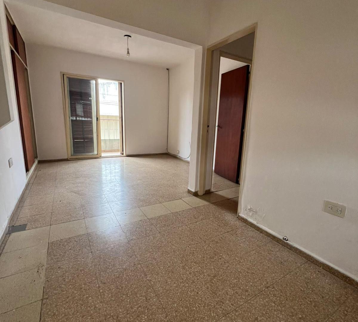 Foto de VENTA DEPARTAMENTO 1 DORMITORIO PLANTA ALTA BARRIO ZUMARAN, imagen 1