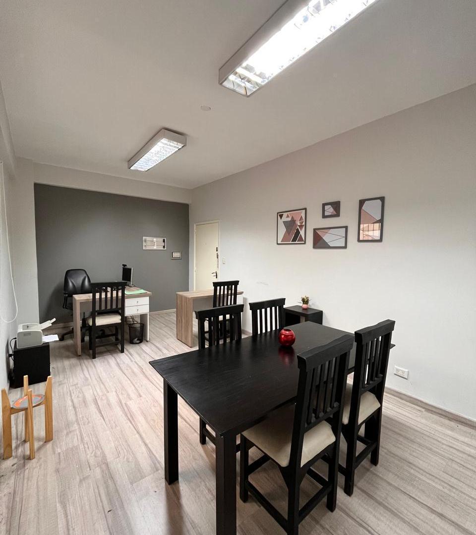Foto de OFICINA EN VENTA EN LA MEJOR ZONA DEL CENTRO, imagen 1