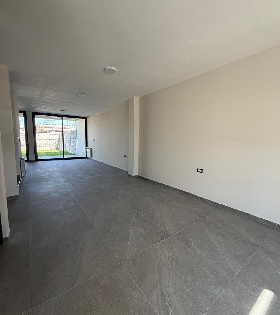 Foto de VENTA DUPLEX DE CATEGORIA 3 DORMITORIOS COLINA DE MANANTIALES, imagen 4