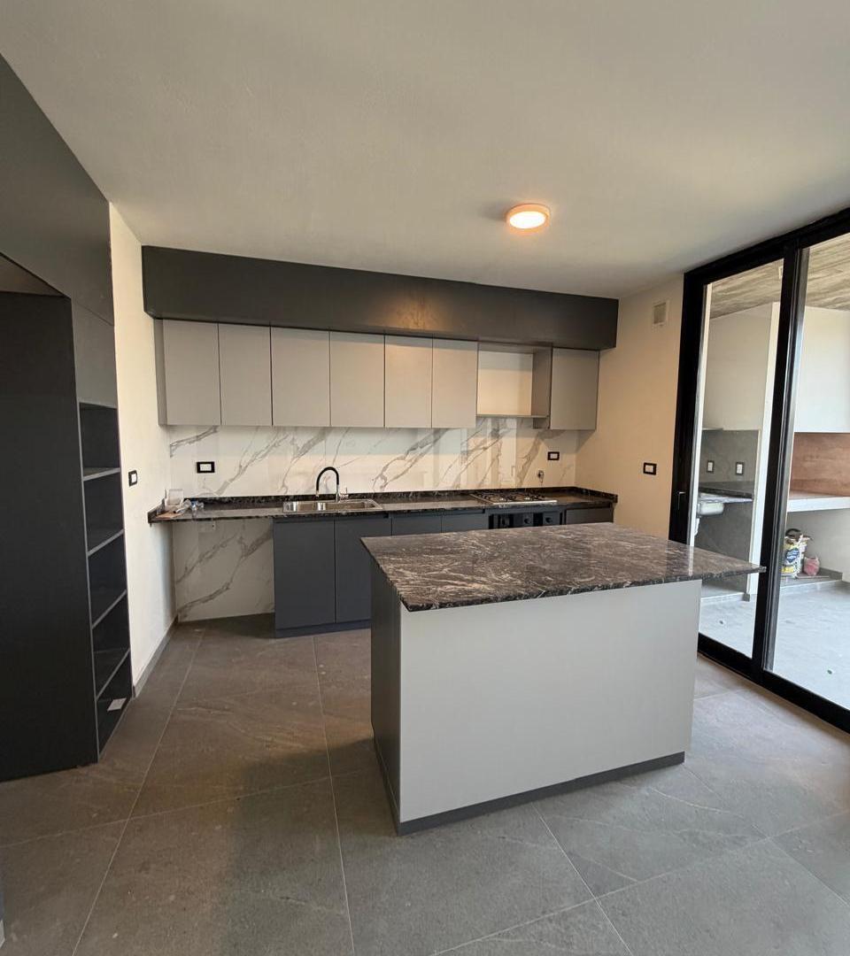 Foto de VENTA DUPLEX DE CATEGORIA 3 DORMITORIOS COLINA DE MANANTIALES, imagen 2