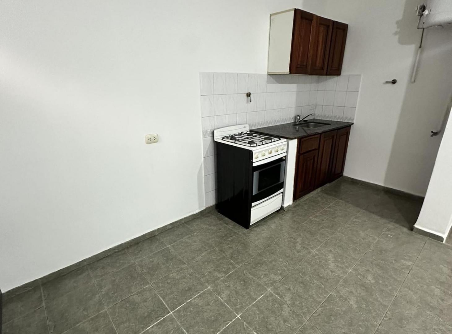 1DORMITORIO SIN BALCON, TERRAZA CON ASADOR