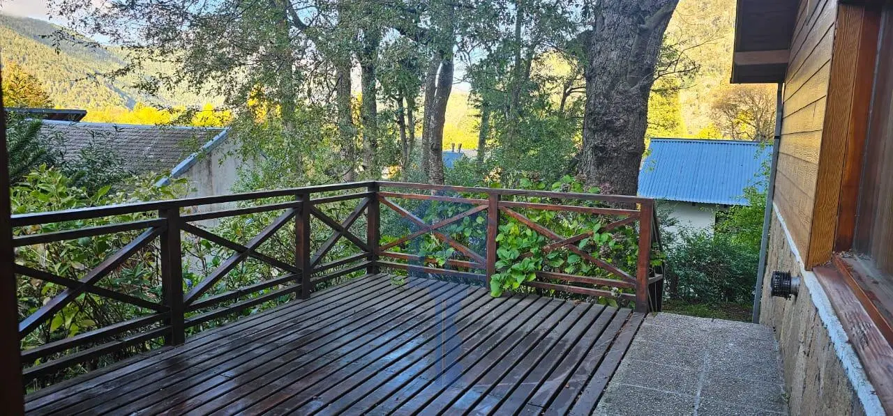 Hermosa Propiedad en el centro de San Martin de los Andes 2