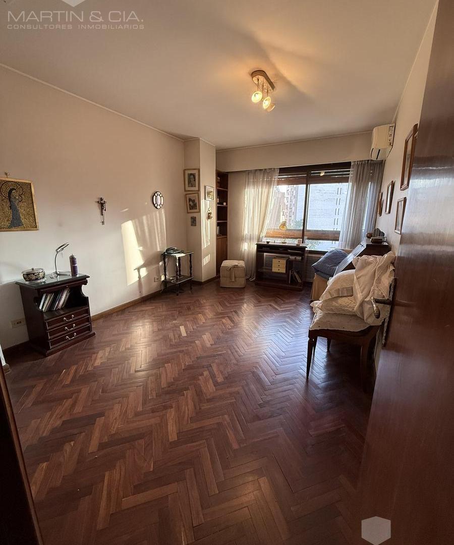 Foto de Piso de Categoría en Larrañaga. Cochera,pileta,quincho,sum, imagen 5