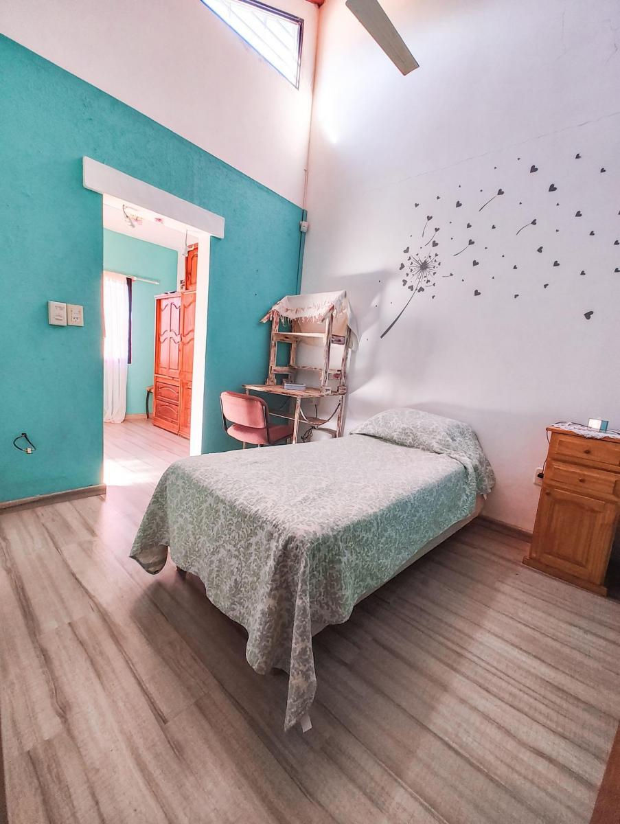 Casa en Venta de 3 Dorm. C/ Cochera en San Lorenzo 3