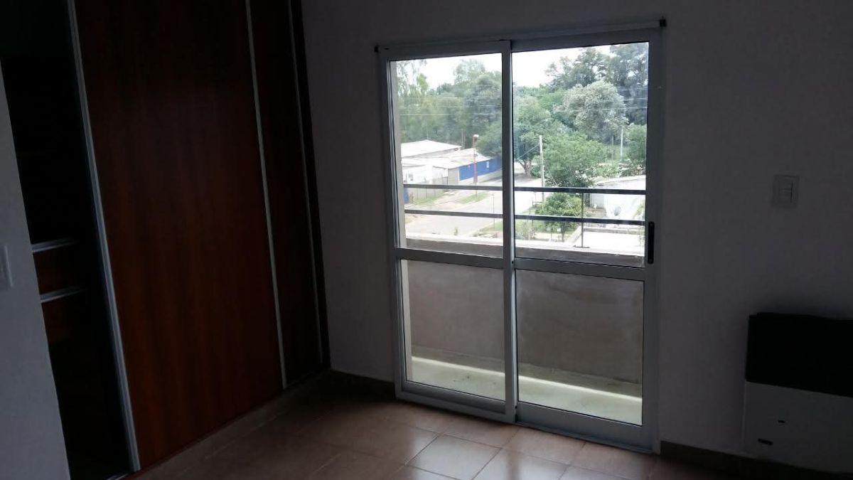 Foto de Departamento en alquiler de 2 dormitorios con cochera, imagen 2