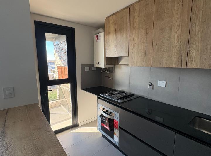 Departamento de 3 dormitorios en alquiler. Casonas de los Arcos 5