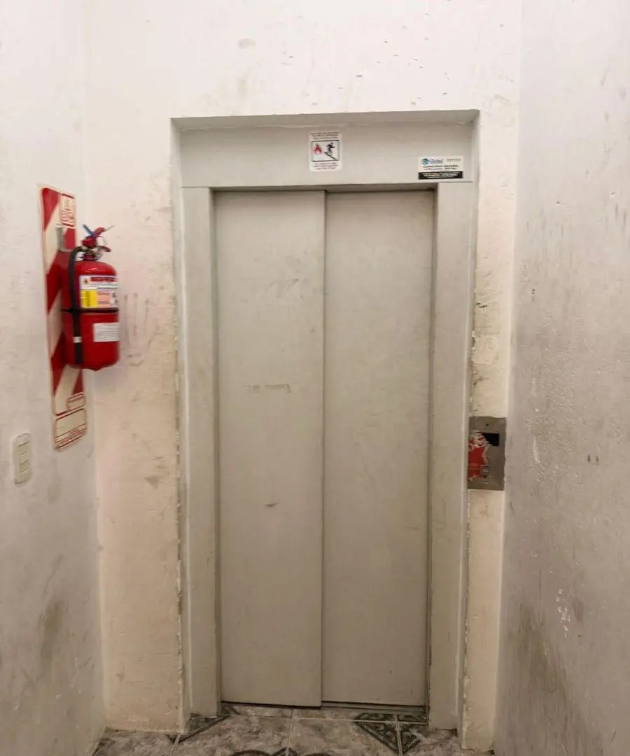 Depósito con 600 m² en alquiler en Flores 1