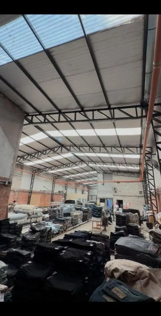 GALPON/DEPOSITO con 1200 m2 en alquiler en Flores 5