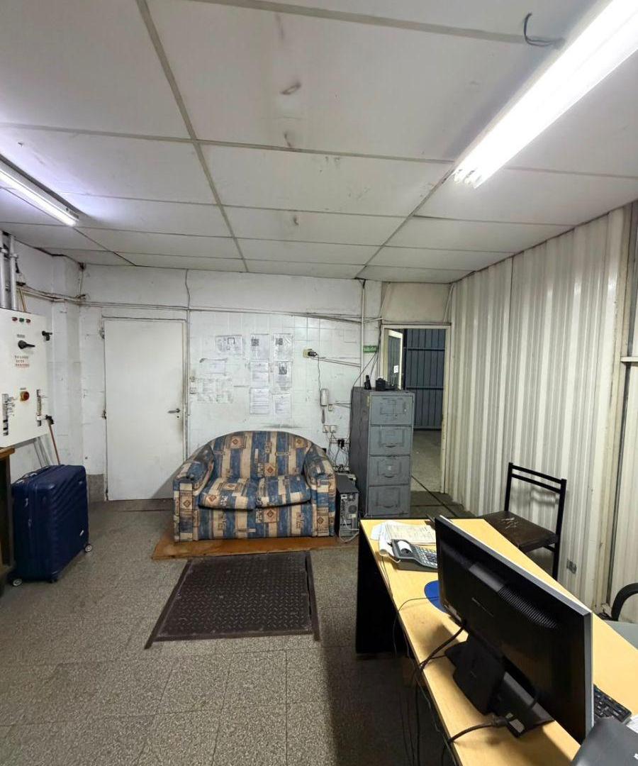 Foto de DEPOSITO/FABRICA DE 700MTS EN ALQUILER- BELAUSTEGUI3150, imagen 4
