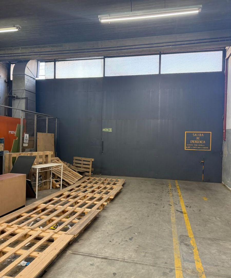 Foto de DEPOSITO DE 2.000 METROS - BELAUSTEGUI AL 1600, imagen 3