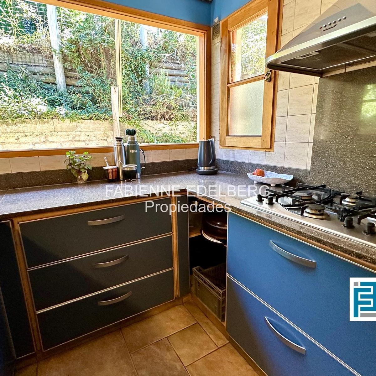 Casa en Venta en El Encantador Callejón de Gingin, San Martín de Los Andes, Patagonia Argentina. 2