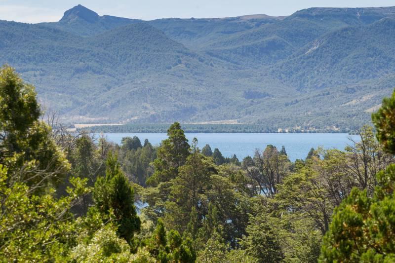 VENTA EXCELENTES 3 HECTAREAS EN VILLA LAGO MELIQUINA