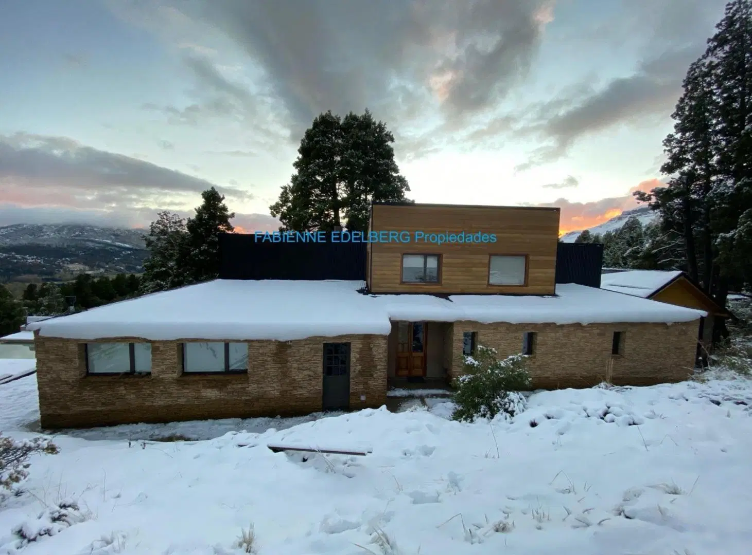 Casa en  venta barrio Handel con pileta y quincho -  San Martin de los Andes 2