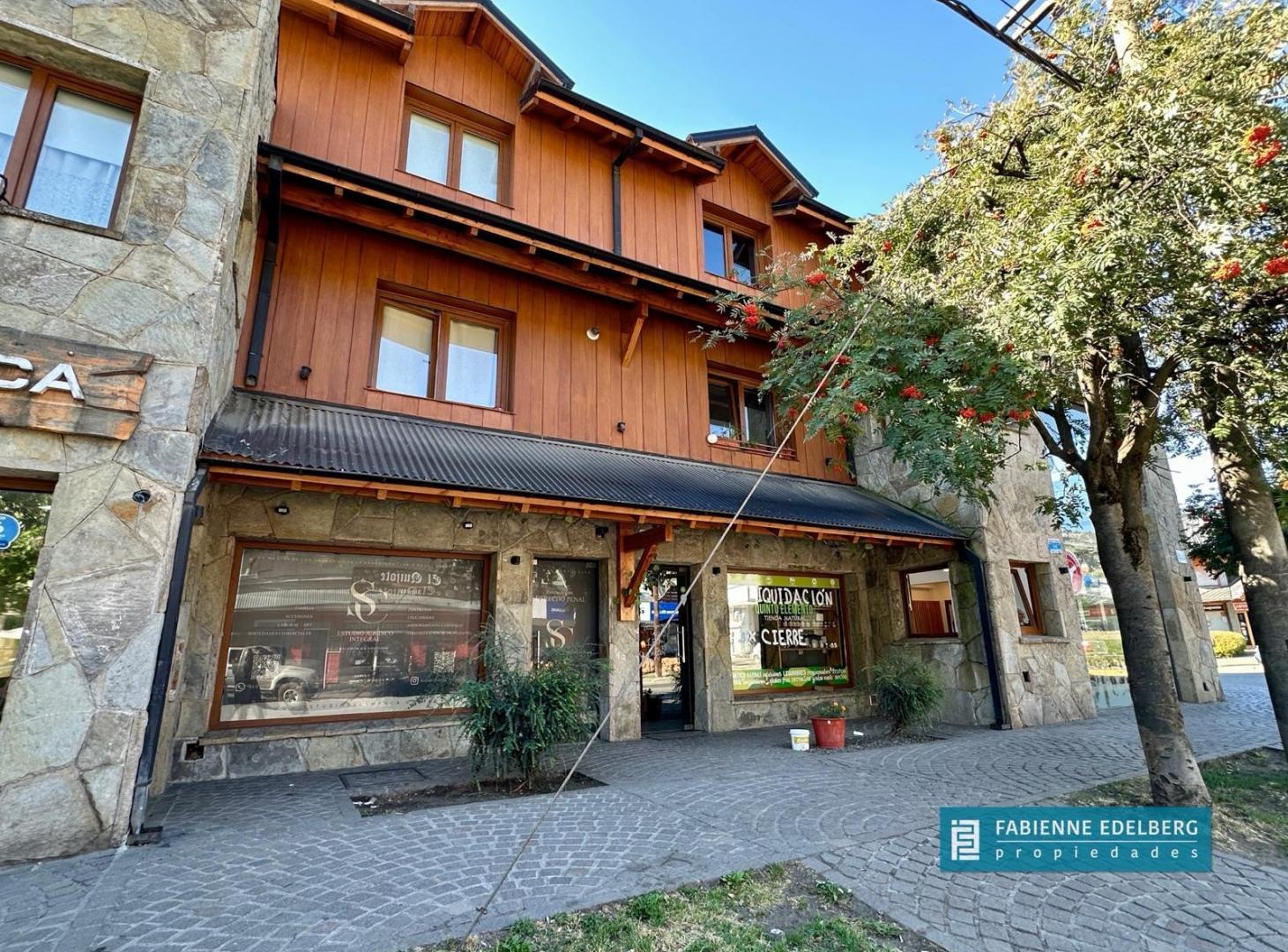 Venta Locales comerciales sobre Av, San Martin al 1300 - San Martin De Los Andes