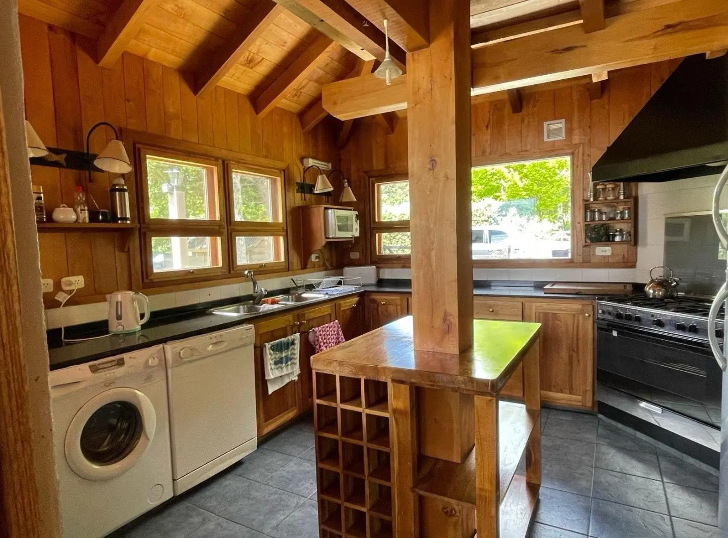 VENTA HOSTERIA EN LAGO LOLOG | 5 habitaciones  Edificio comercial | SAN MARTIN DE LOS ANDES 8