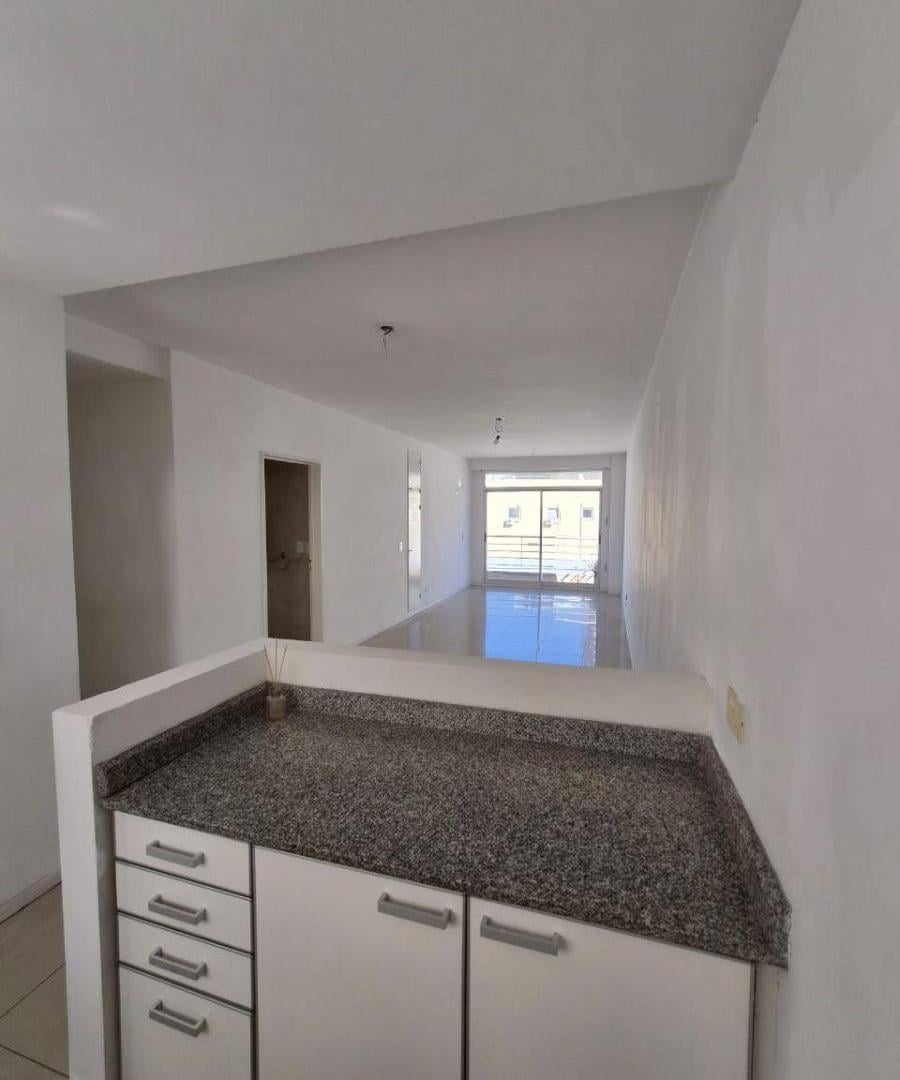 Se alquila hermoso y MUY AMPLIO departamento monoambiente en Parque Chacabuco!