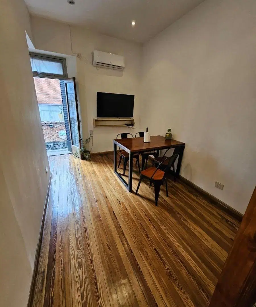 Departamento tipo PH de 2 ambientes, amoblado y reciclado en San Telmo 2