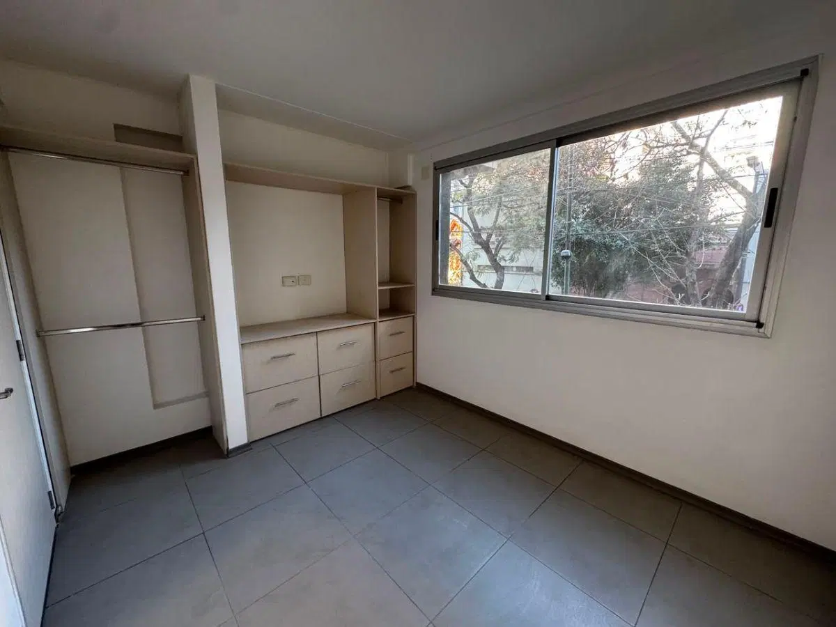 Hermoso departamento de dos ambientes en alquiler con balcon aterrazado! 8
