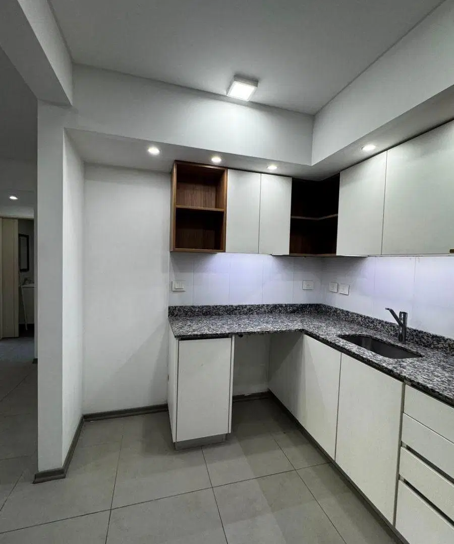 Hermoso departamento de dos ambientes en alquiler con balcon aterrazado! 4