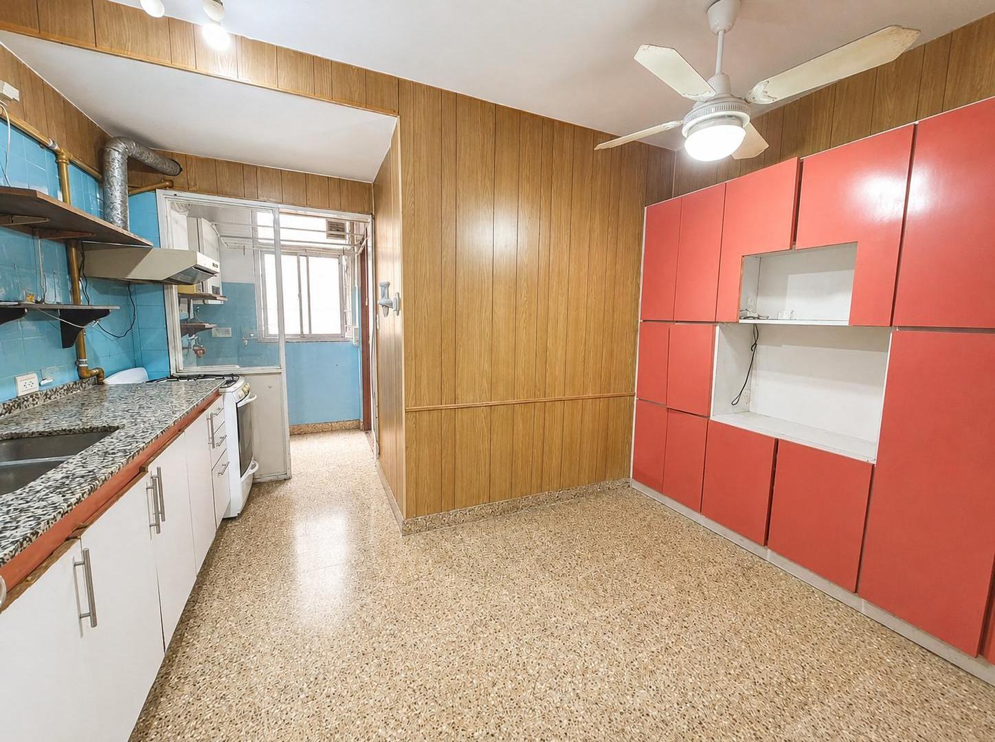 Foto de Departamento 3 ambientes + escritorio con balcon al frente en excelente, imagen 1