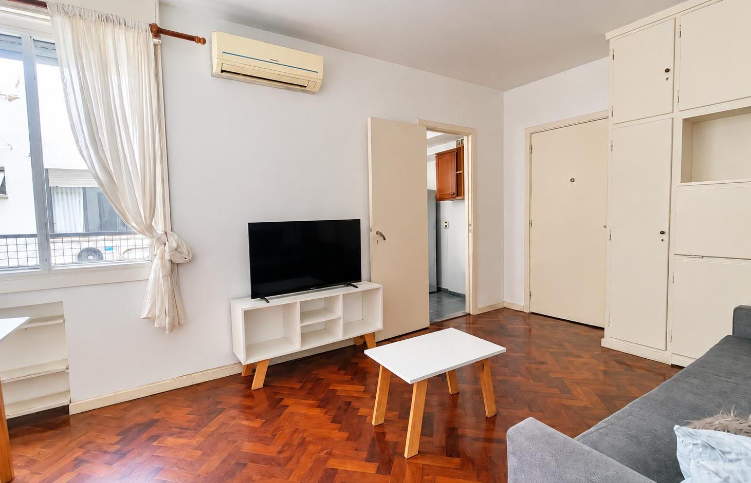 Foto de Amplio departamento 2 ambientes en Recoleta. Excelente ubicacion, imagen 2
