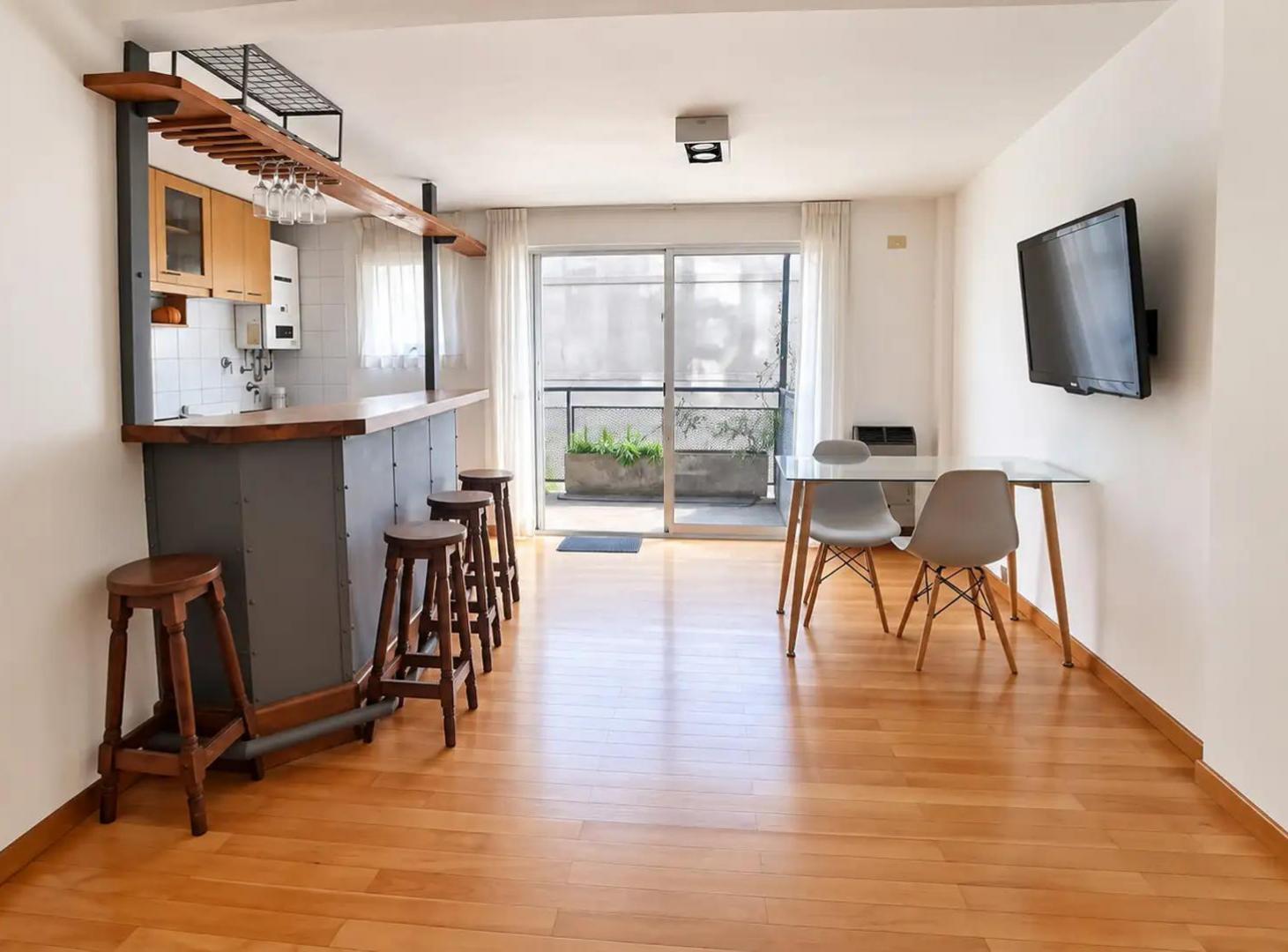 Foto de Amplio departamento 2 ambientes tipo duplex a mts del Polo, imagen 1