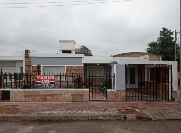 VENDO CASA 3 DORM 143M2 CUB - 330 TER M2 - B° J. NEWBERY - BANCOR -U$S 75.000 1