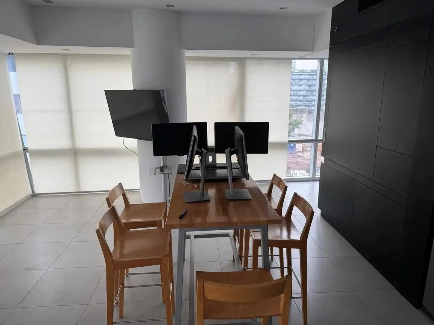 Oficina  de 213 m2 Impecable - WTC Puerto Madero 3