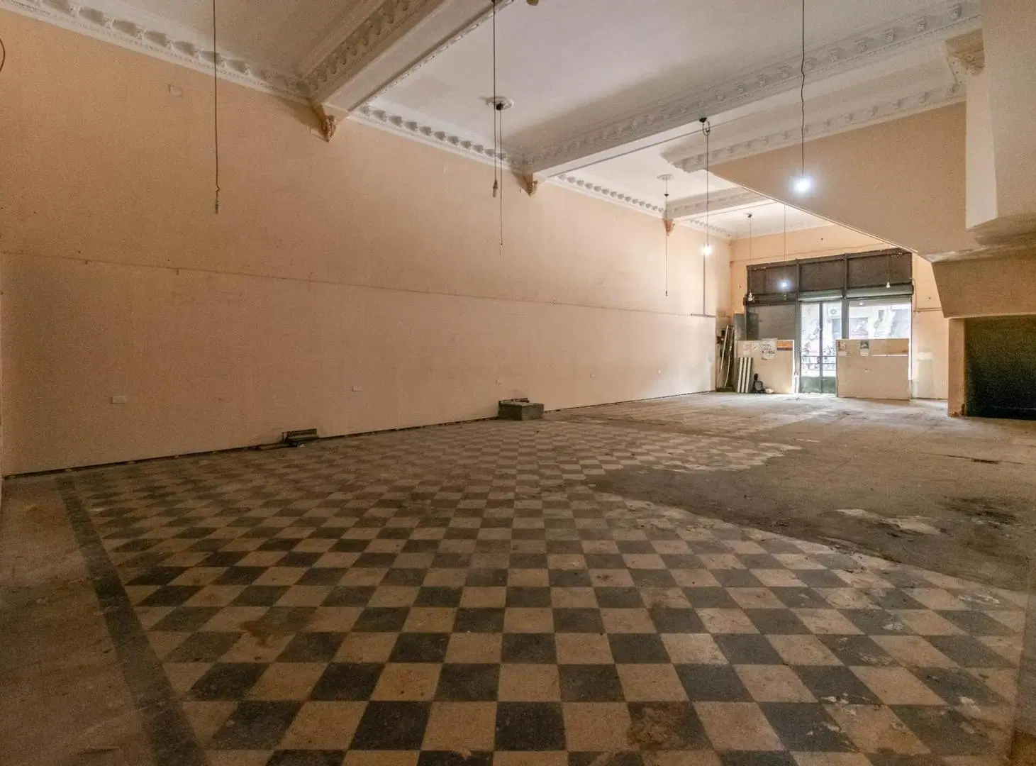Alquiler Local con Vivienda - Av Caseros 2800 2