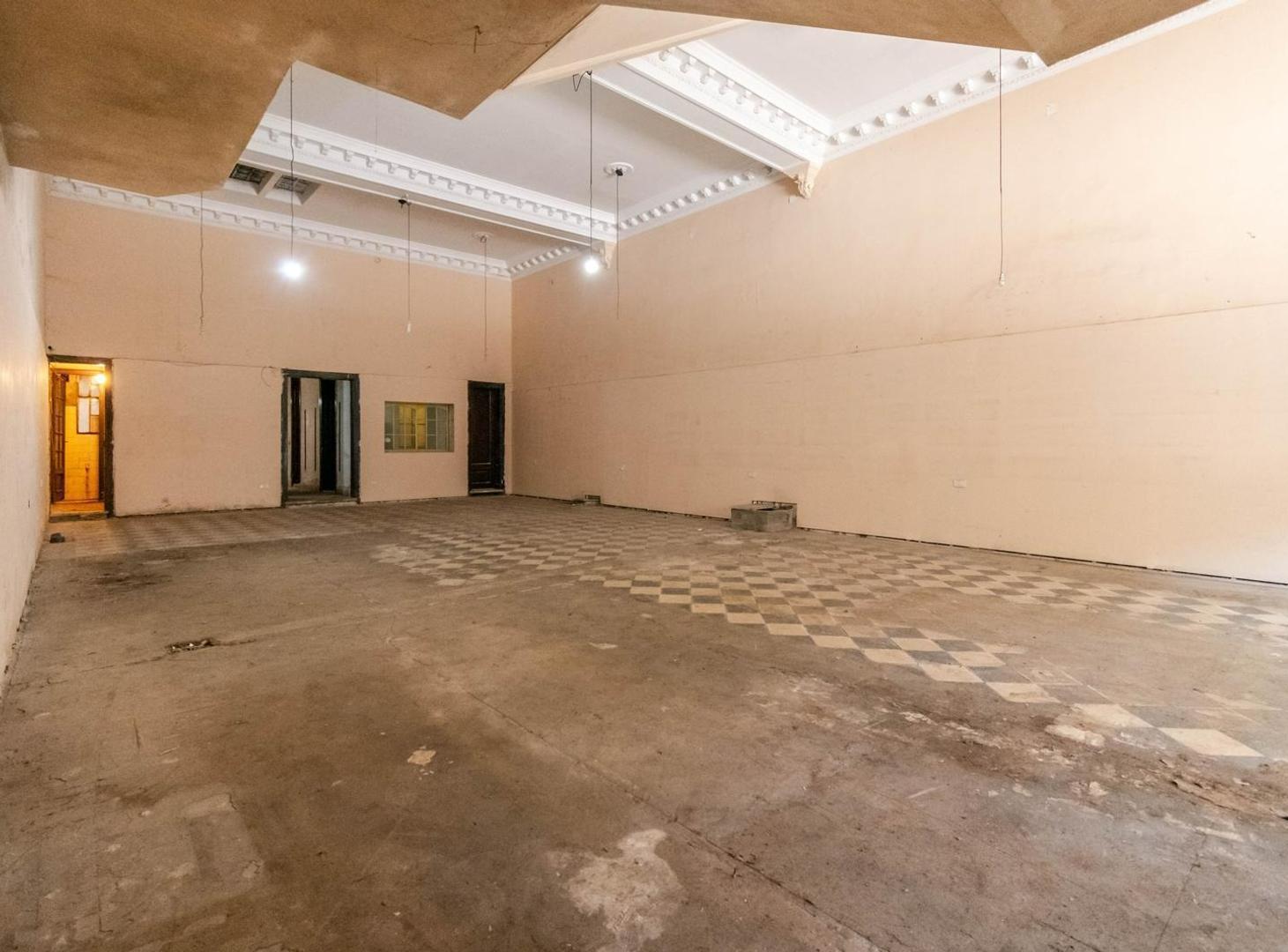 Alquiler Local con Vivienda - Av Caseros 2800