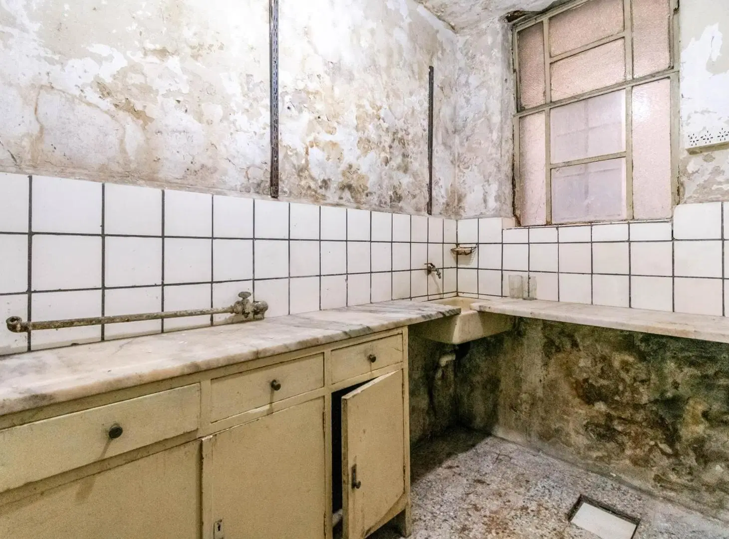 Alquiler Local con Vivienda - Av Caseros 2800 4