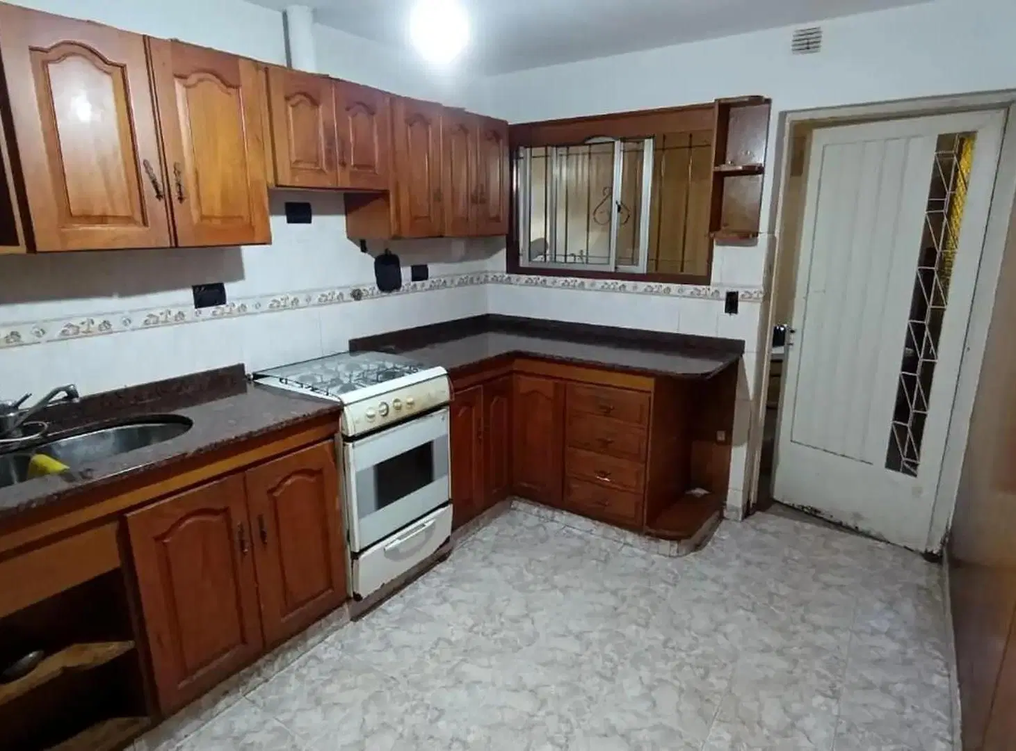 Venta de Casa Multifamiliar - Villa Luzuriaga 4