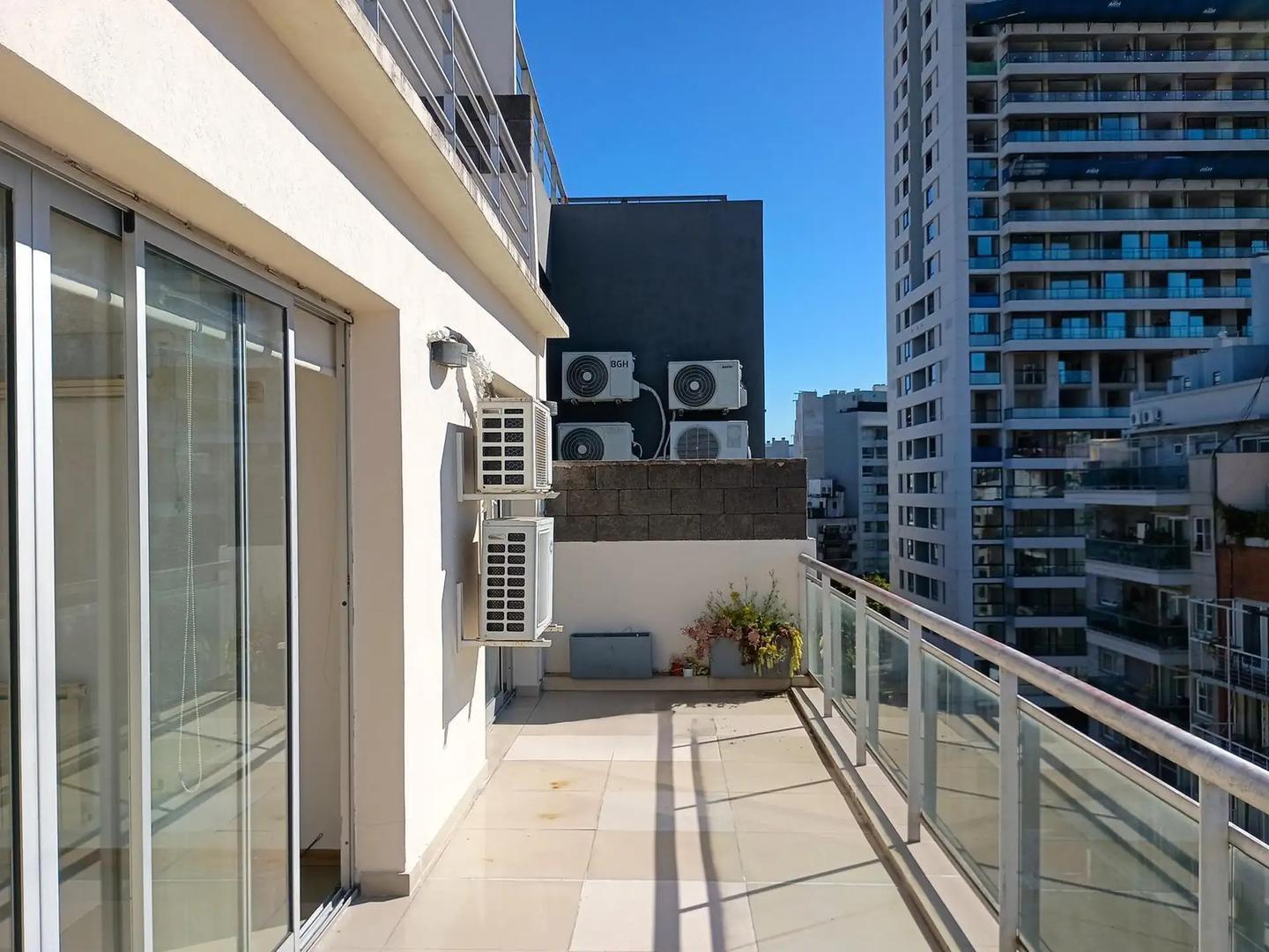 Alquiler 2 amb c/balcón terraza, cochera y baulera