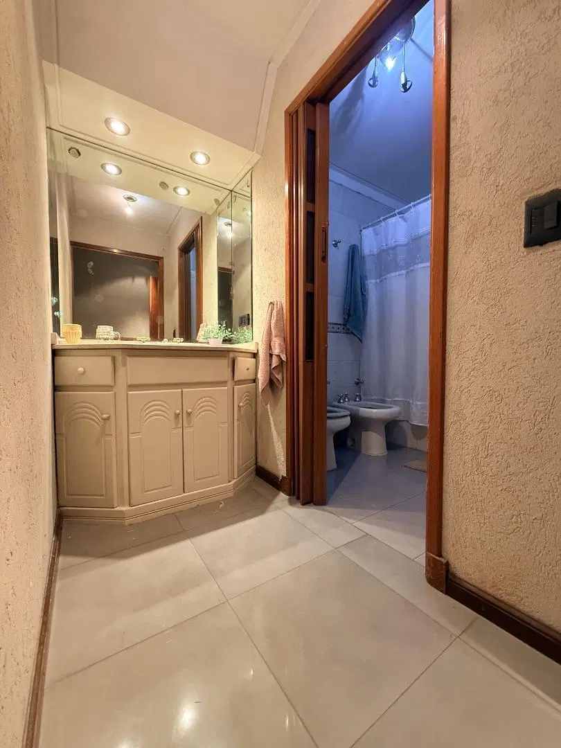 CASA 6 AMBIENTES DE CATEGORIA — 318 M² — CASEROS NORTE 2