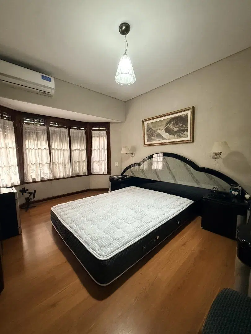 CASA 6 AMBIENTES DE CATEGORIA — 318 M² — CASEROS NORTE 3