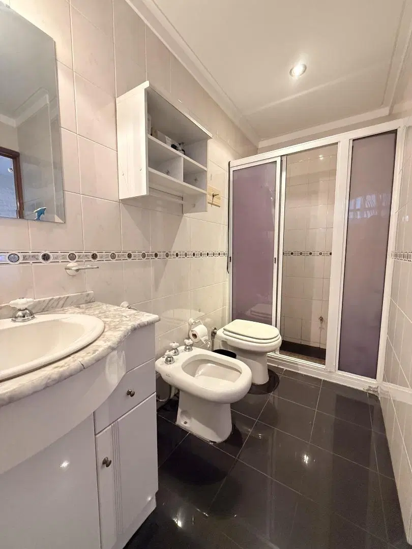 CASA 6 AMBIENTES DE CATEGORIA — 318 M² — CASEROS NORTE 4