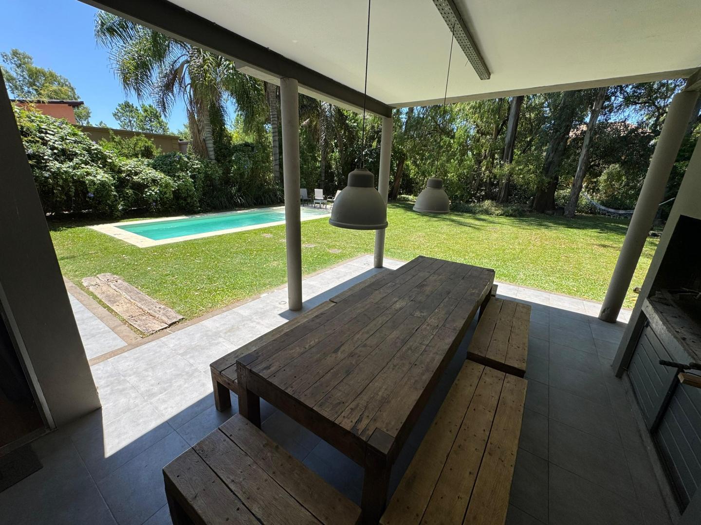 Foto de CASA 4 AMB -JARDIN-PILETA-QUINCHO-CLUB HOUSE ARBOLED, imagen 1