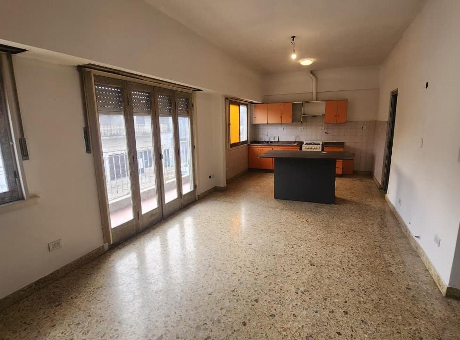 Foto de PH 4 ambientes EN ALQUILER - Lomas del Mirador, imagen 3