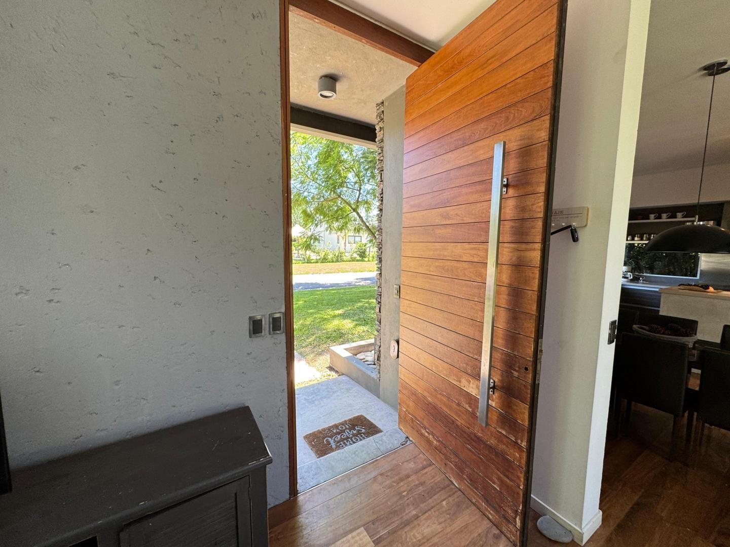 Foto de Venta CASA 3 Dormitorios JARDIN PILETA QUINCHO, imagen 1